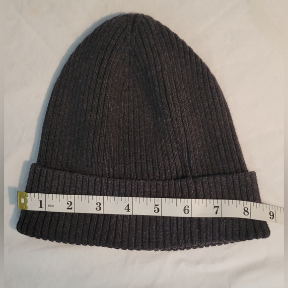 Ribbed knit beanie hat - Picture 9 of 9